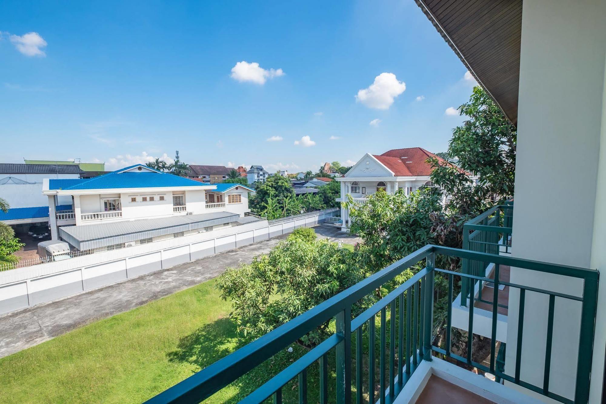 H Hotel Phrasing Chiang Mai Exterior foto