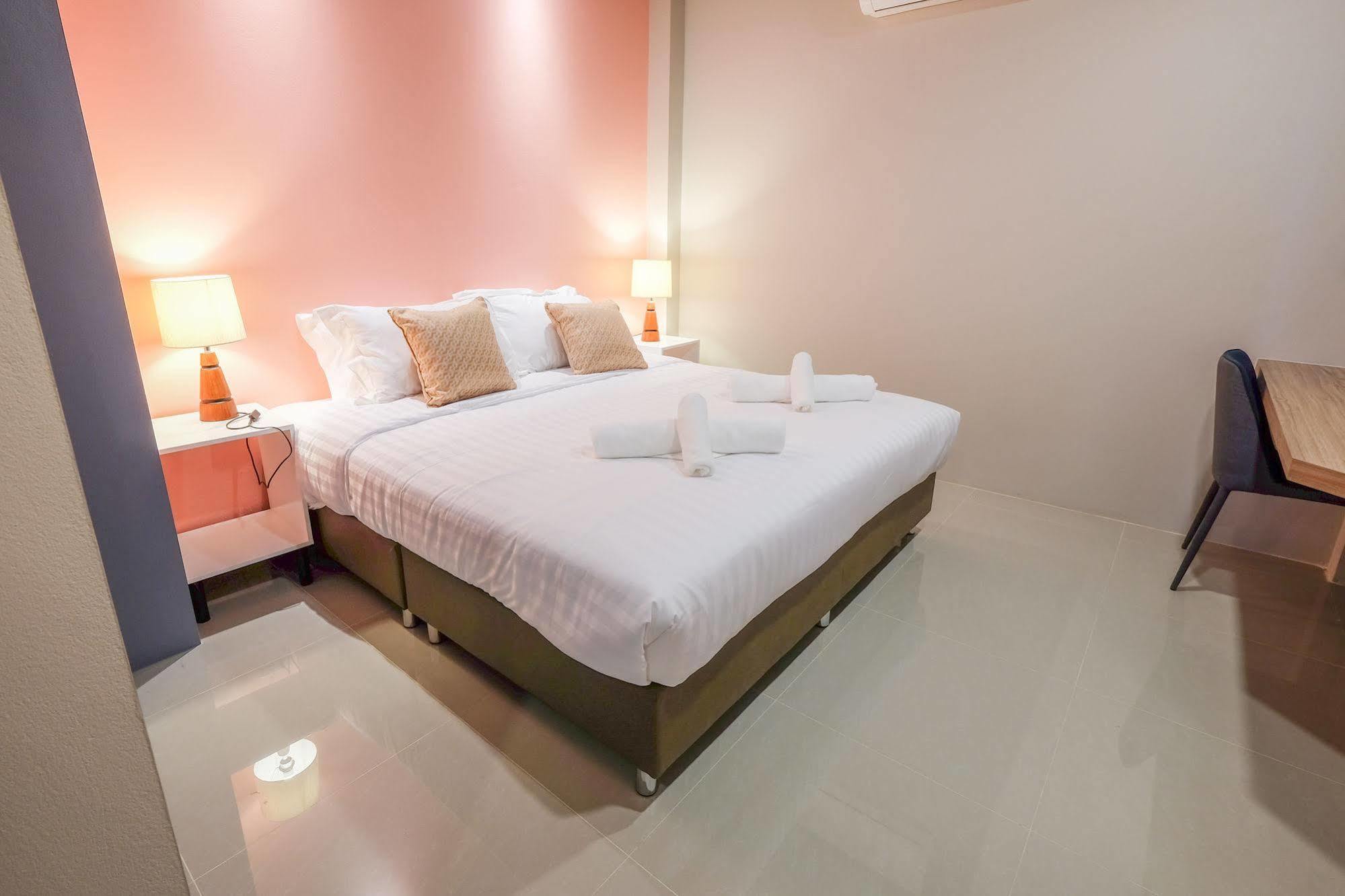 H Hotel Phrasing Chiang Mai Exterior foto